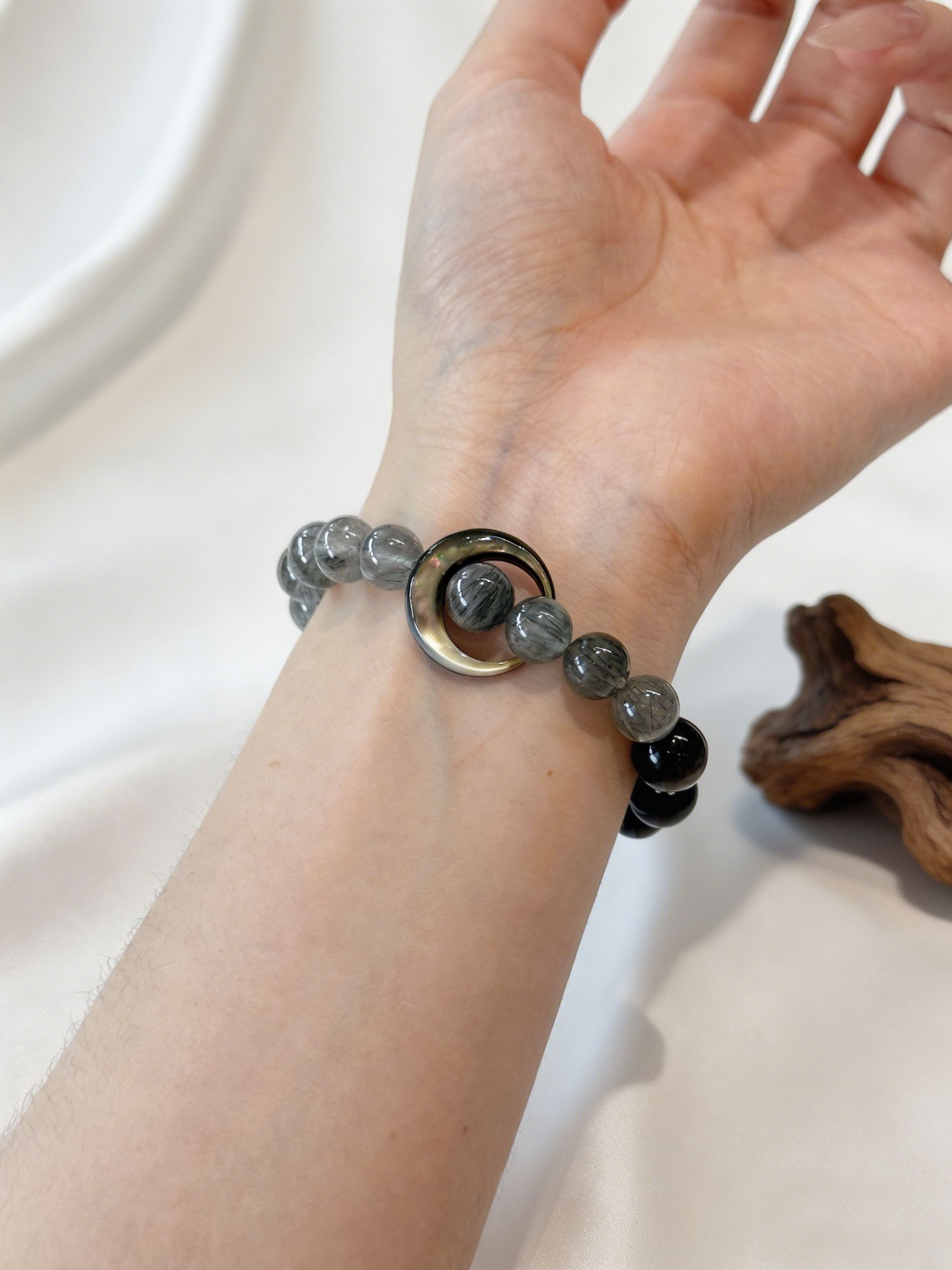Black Moon Stillness product image 8